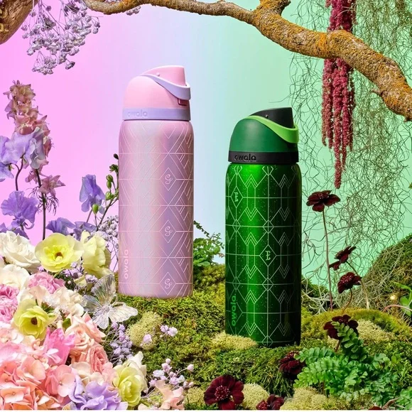 Wicked X Owala Glinda 32oz Free Sip Water Bottle NWT - Picture 9 of 12